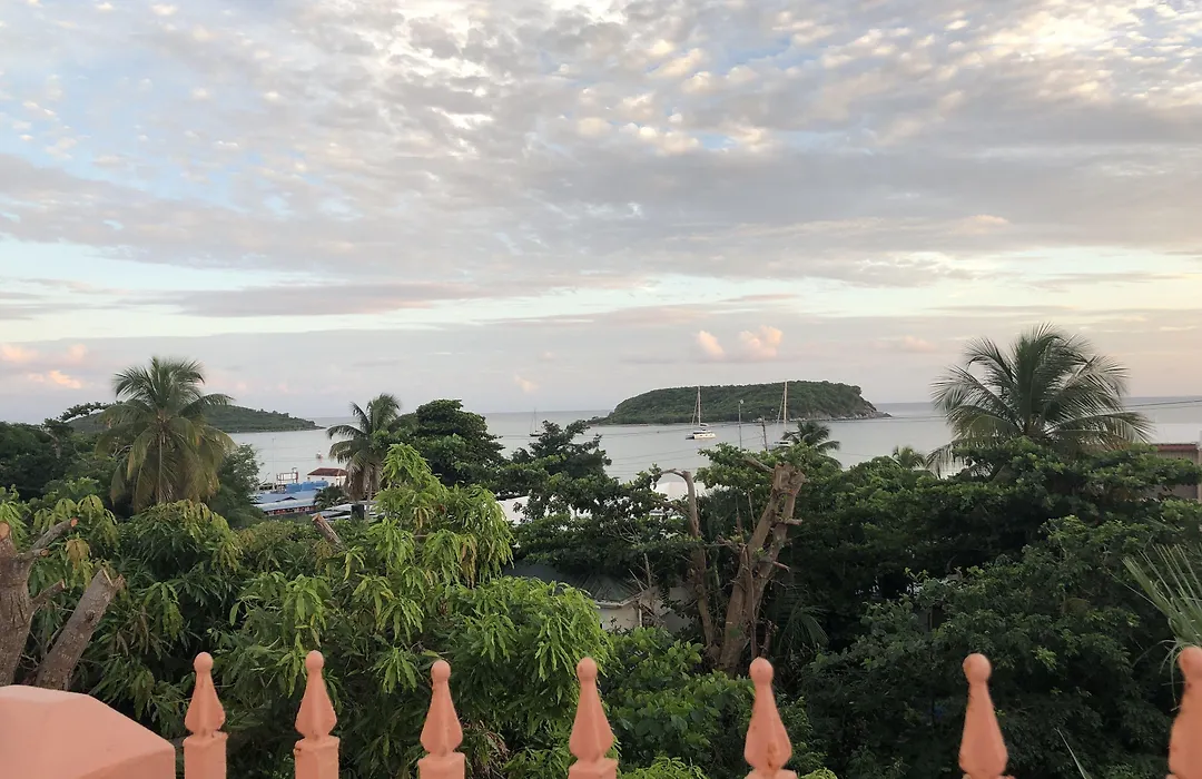 Esperanza Inn Guesthouse (Adults Only)-1