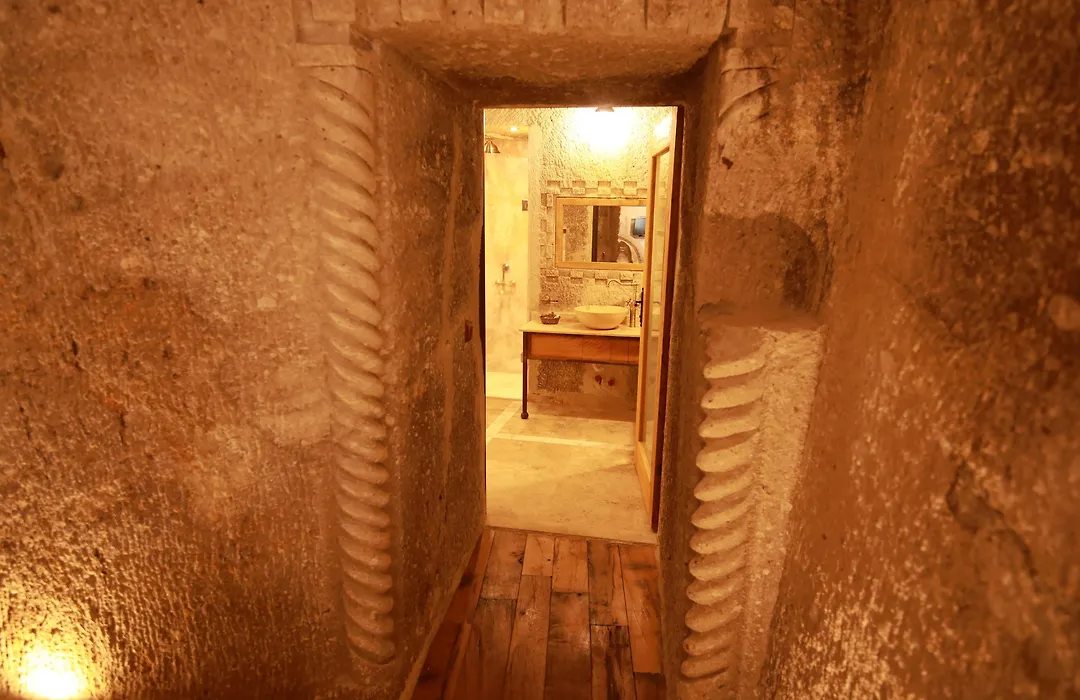 Sarnich Cave Suites-1
