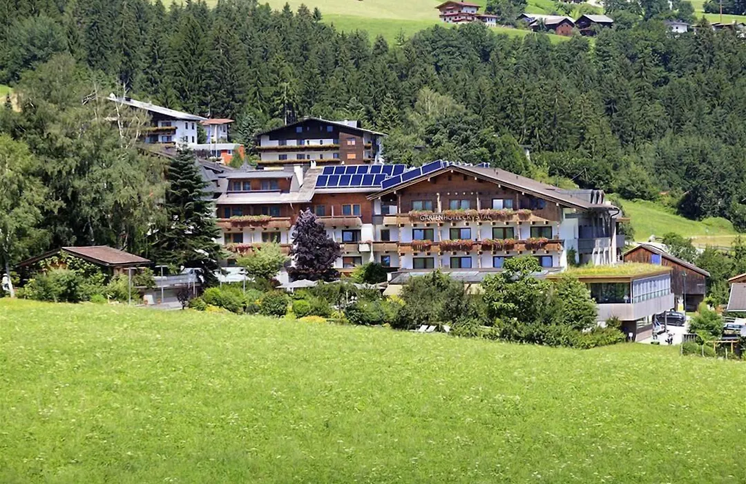 Gartenhotel Crystal-1