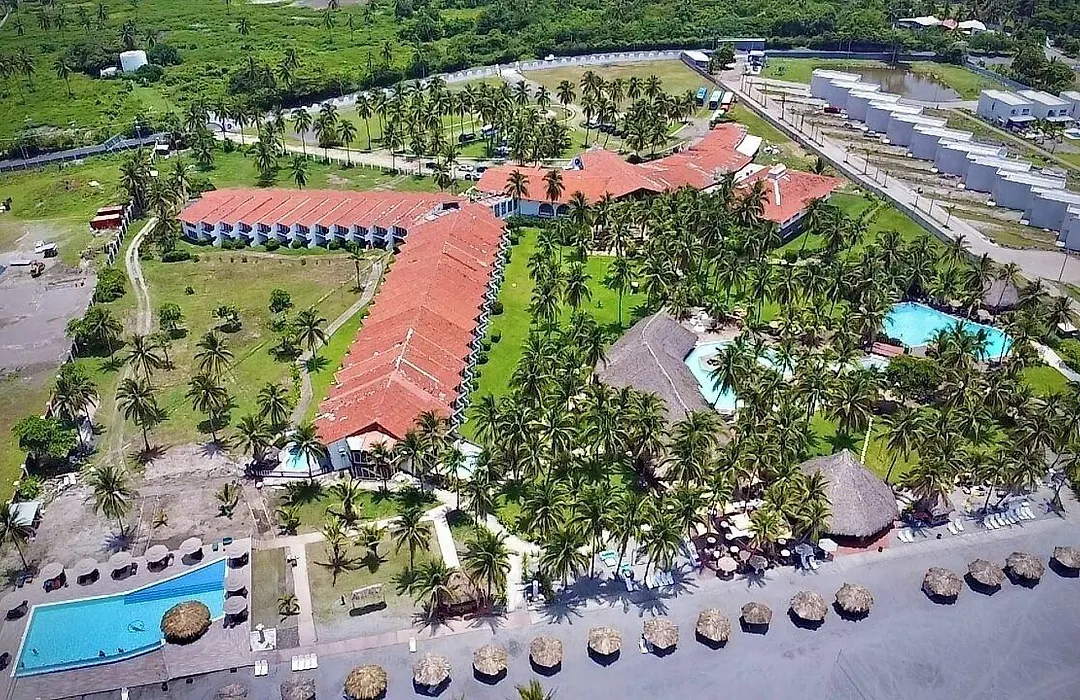 Hotel Tesoro Beach-1