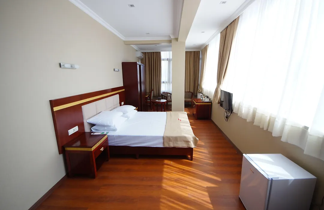 Hotel 725-1