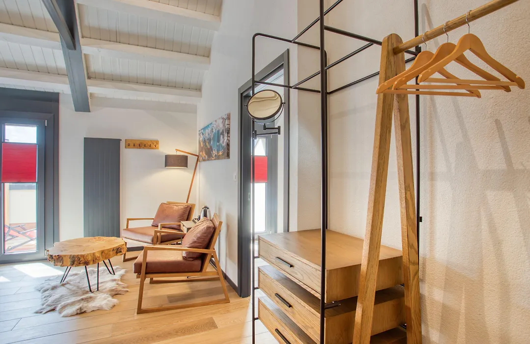 Alaia Lodge-1