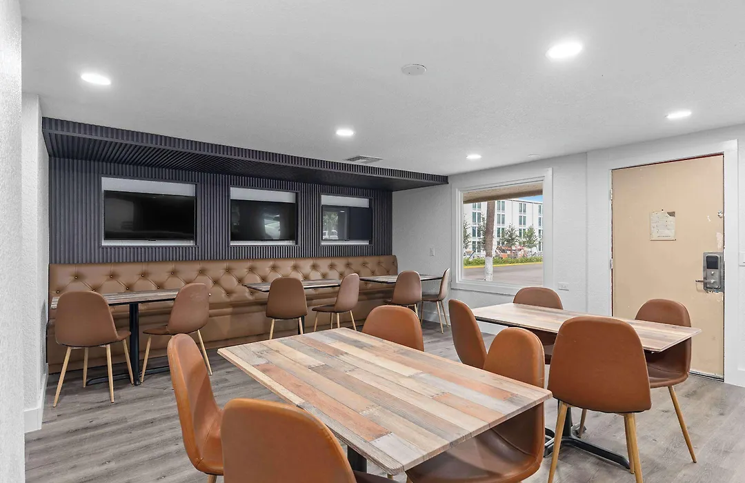 Travelodge By Wyndham Kissimmee Orlando-1
