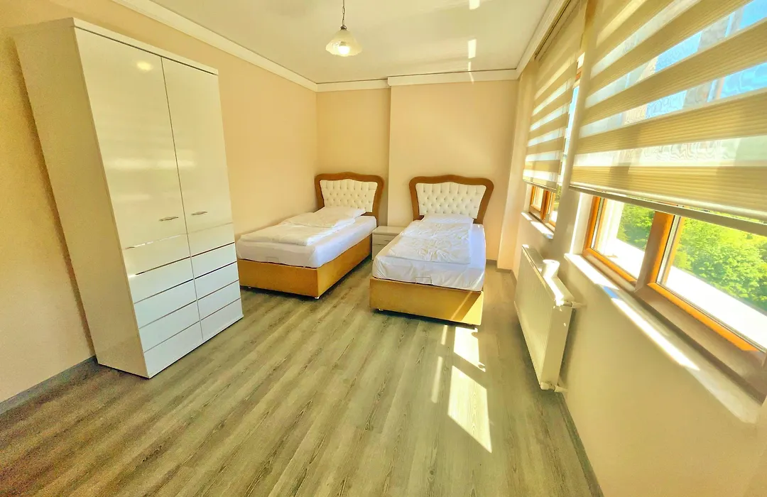 Lustra Garden Suite-1