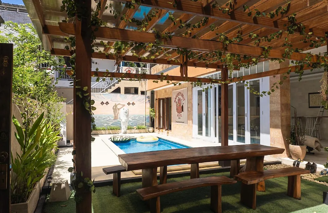 Naughty Nest Hostel Bali-1