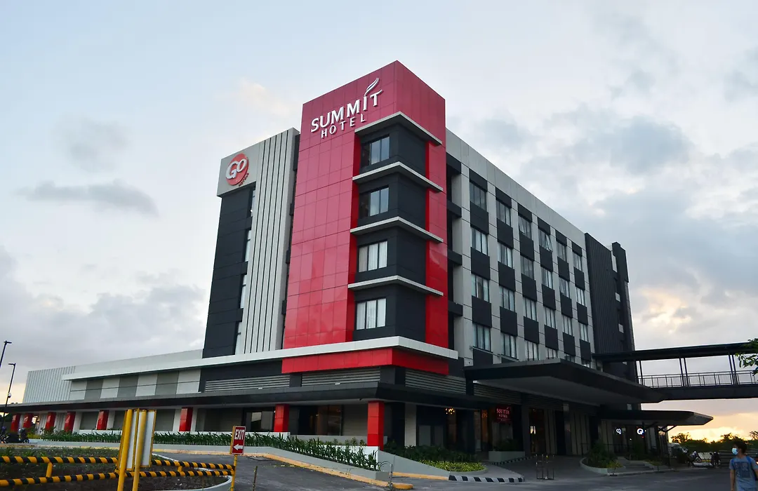 Summit Hotel Naga-1