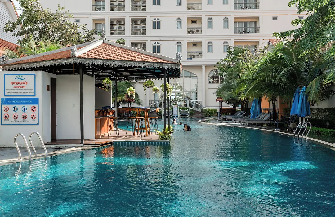 Sea Breeze Hotel & Villa-1
