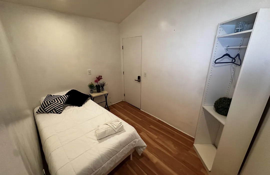 Culver City Hostel-1