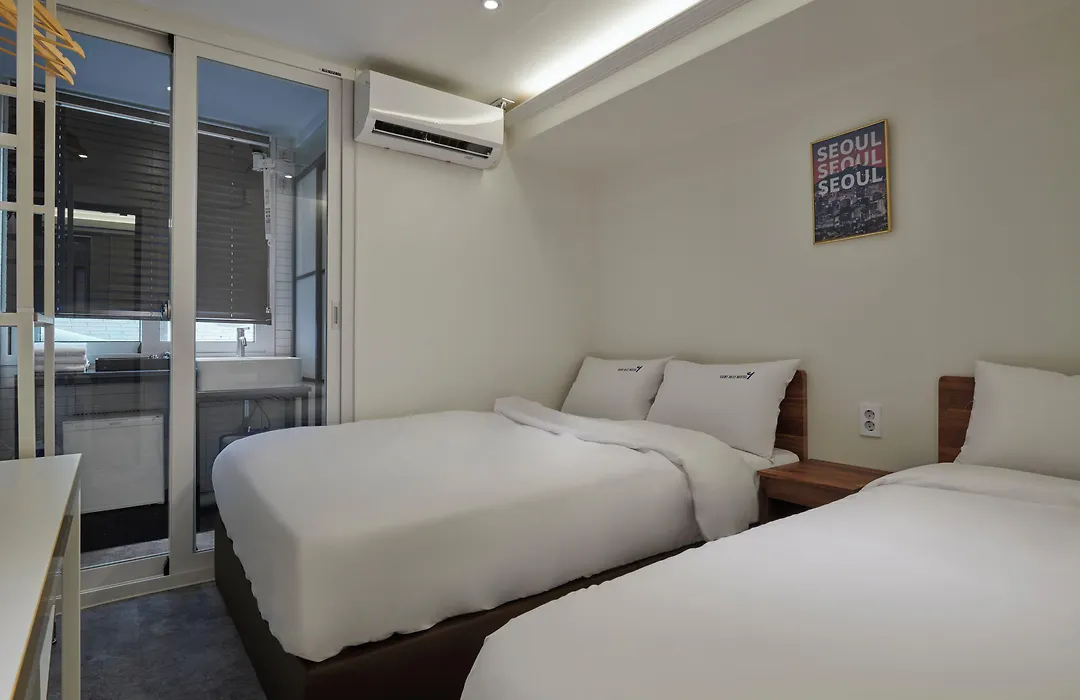 Eight Rest Hostel Myeongdong-1