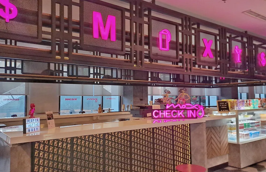 Moxy Solo-1