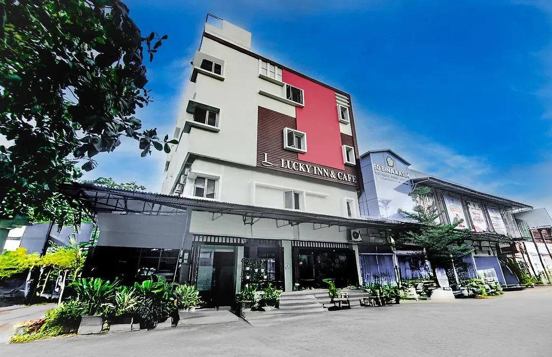Hotel O Makassar Near Mall Panakukang Formerly Hotel Lucky Inn Makassar-1