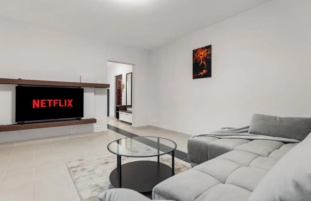 Quiet 1-Bedroom Apartment With Easy City Access-1