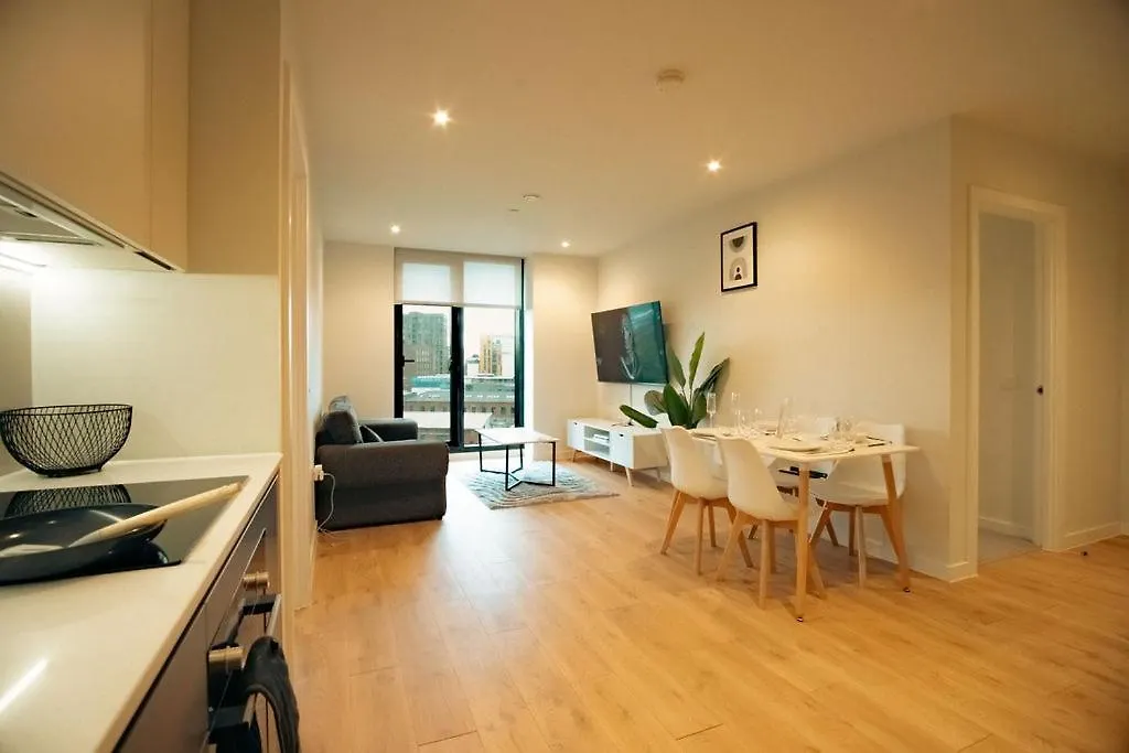 Luxury Sky Suites 2 Bedroom 2 Bathroom City Centre Apartment-1