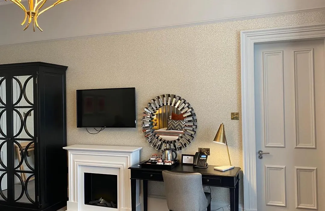 Number 10 Hotel-1