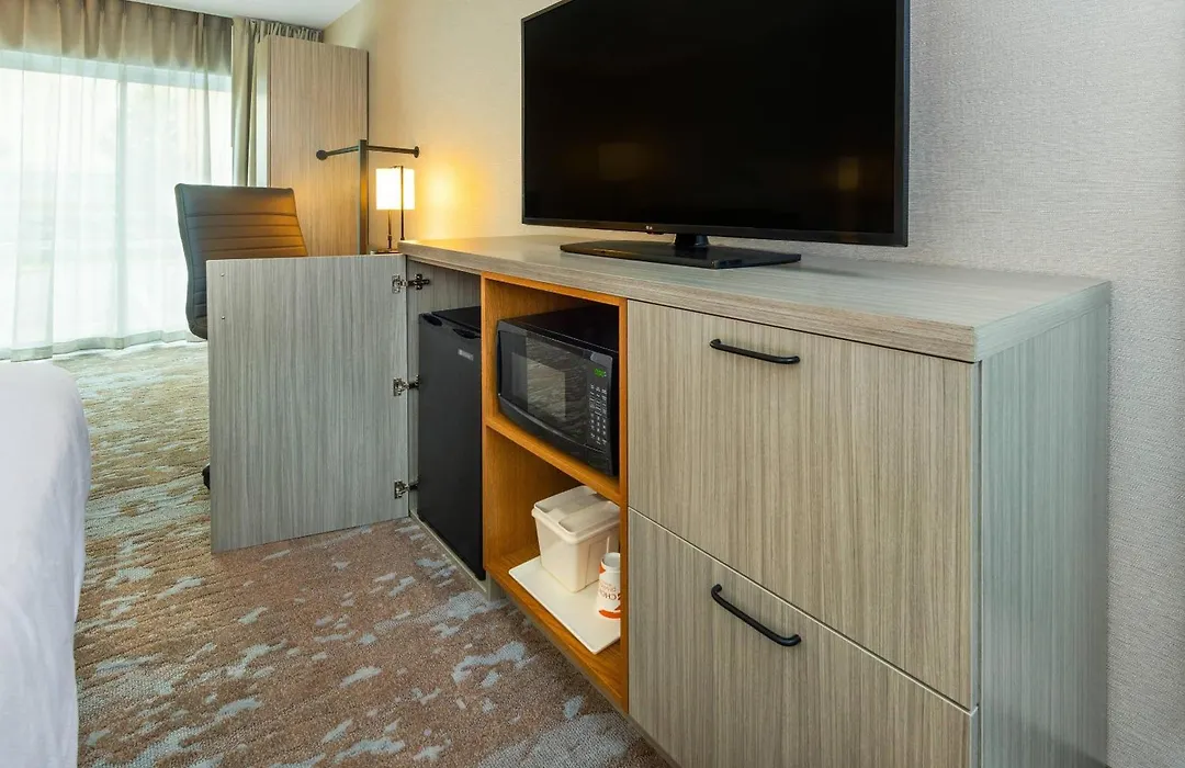 Comfort Inn Kingston - Highway 401-1