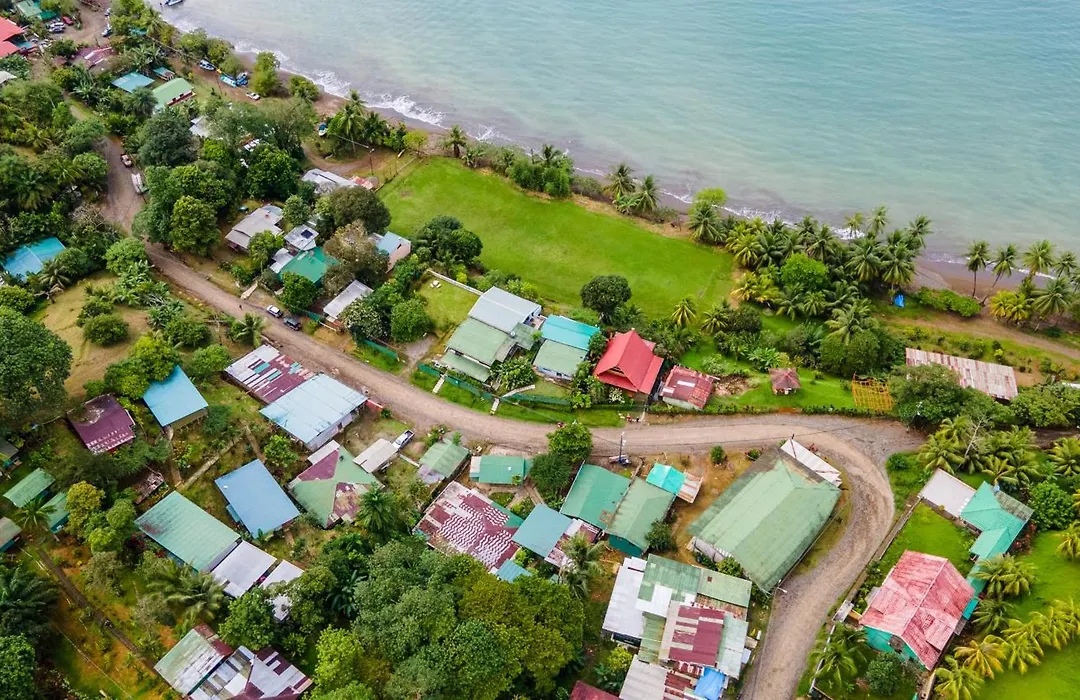 Jacobin Hostel & Cabins-1