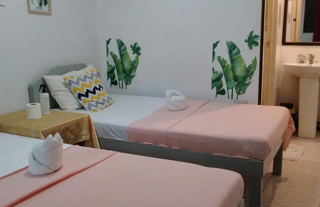 Lola Flor'S Guest House-1