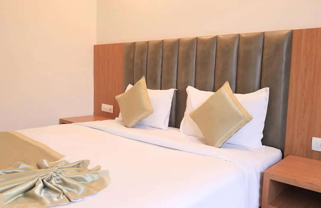Ecko Lite Mars Hotel - 4 Minute Away From Golden Temple-1