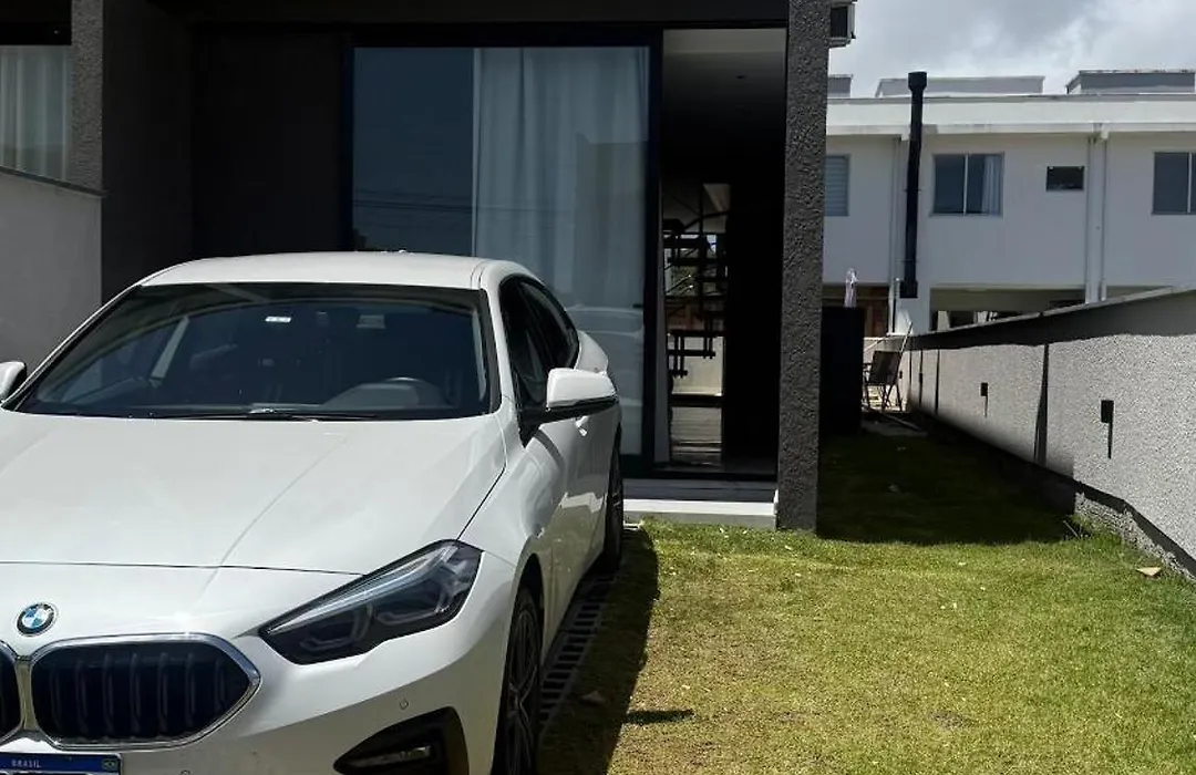 Casa Alto Padrao Com Piscina Perto Da Praia-1