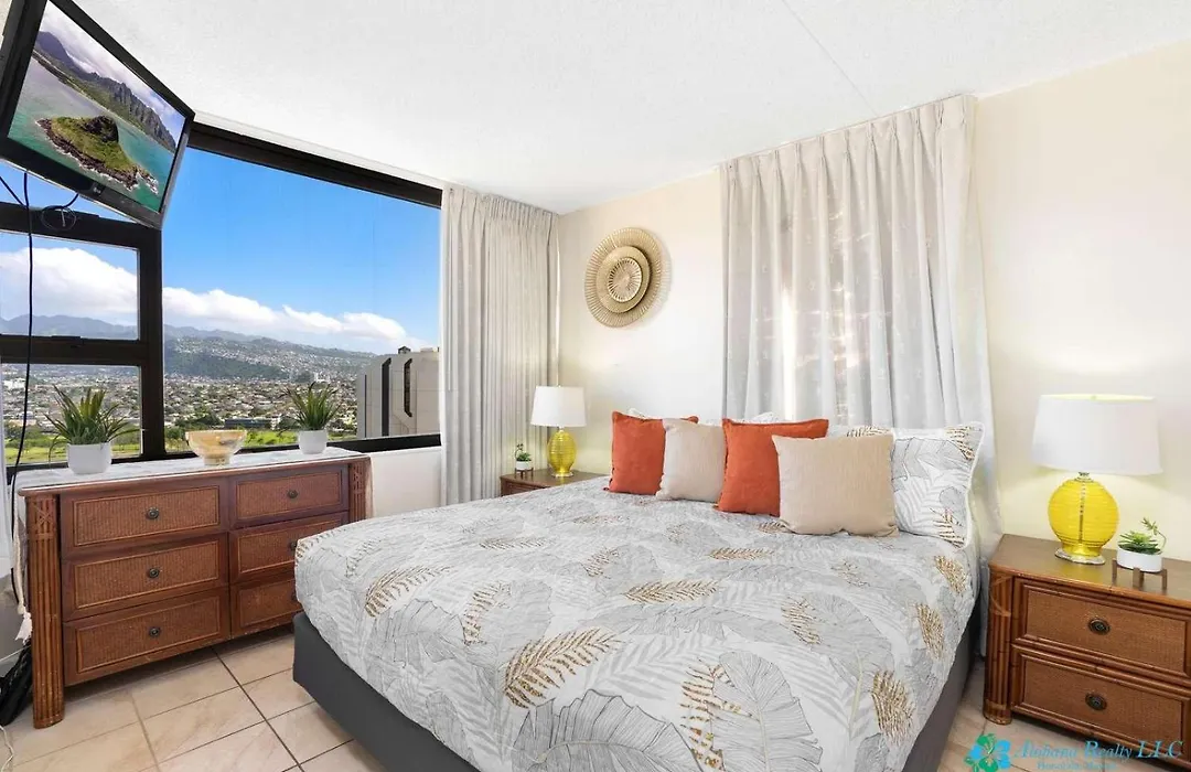 Waikiki Banyan #2513 - T2-1