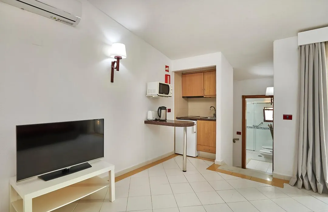 Hotel Apartamento Do Golfe-1