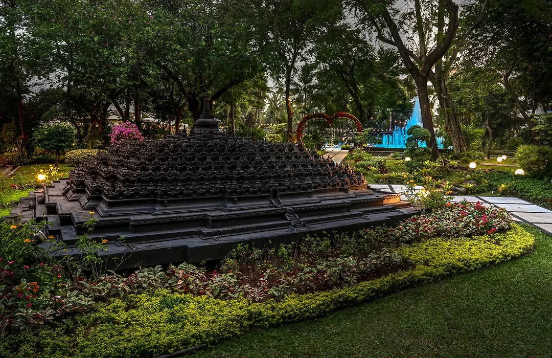 Hotel Borobudur Jakarta-1