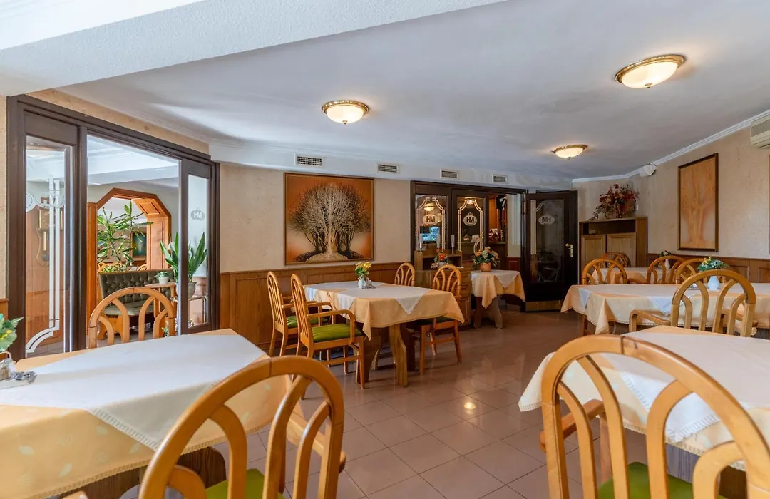 Hotel Molnar-1