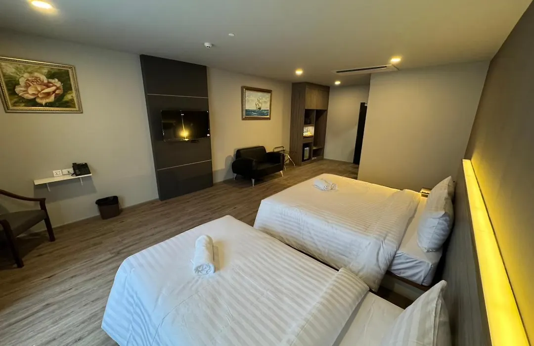 Manhattan Hotel Bangkok-1