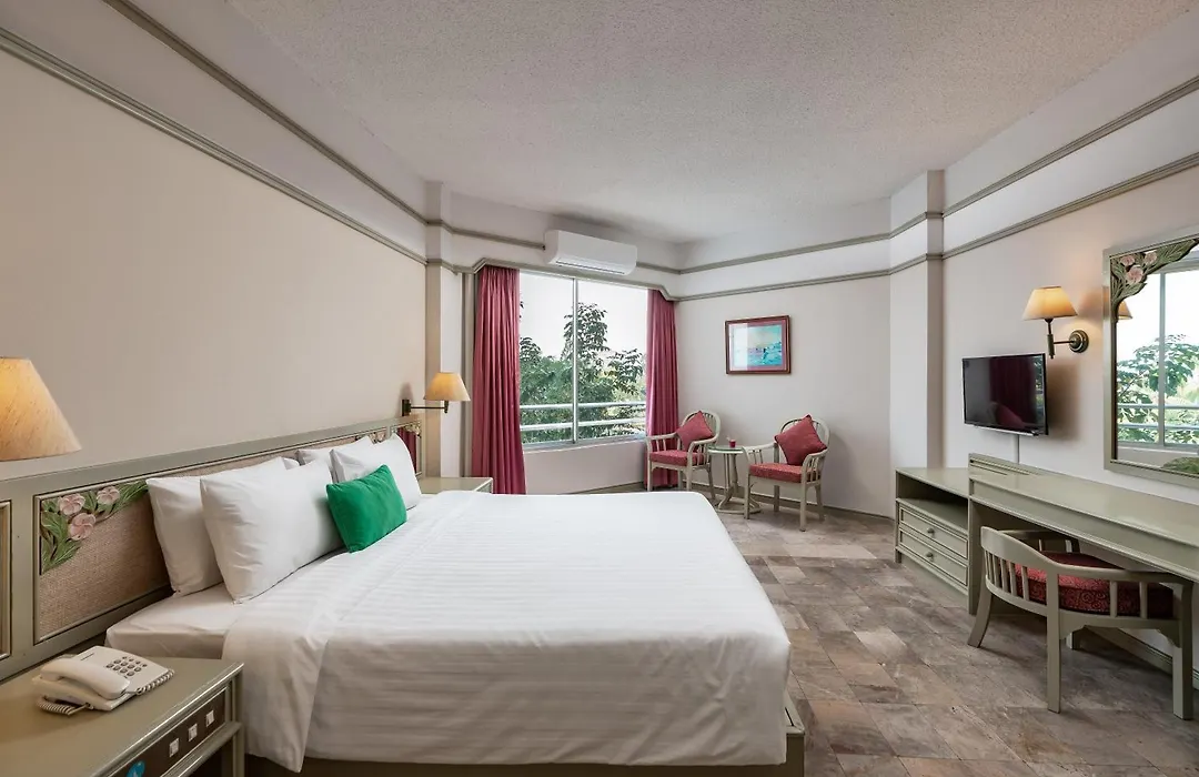 Cholchan Pattaya Beach Resort - Sha Extra Plus-1