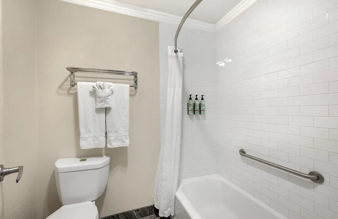 Best Western Airport Albuquerque Innsuites Hotel & Suites-1