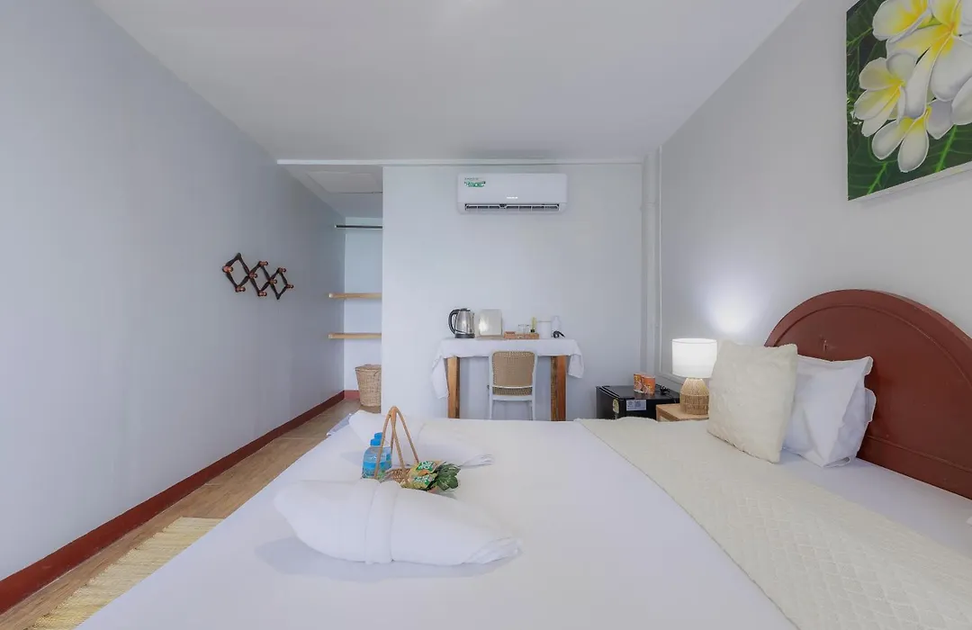 Phi Phi Cozy Seafront Resort-1
