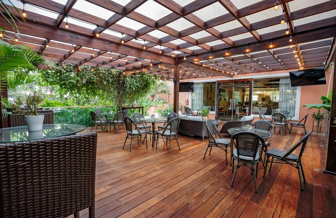 Hodelpa Garden Court-1