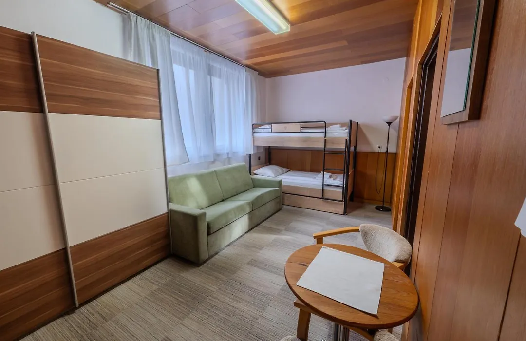 Hotel Fis-1