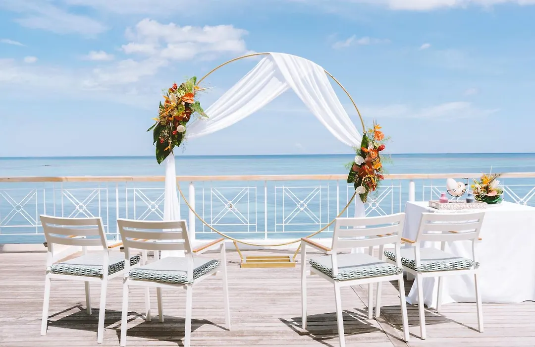 Canonnier Beachcomber Golf Resort & Spa-1