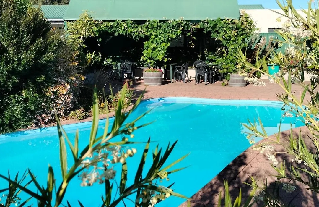 Commodore Court Motel-1