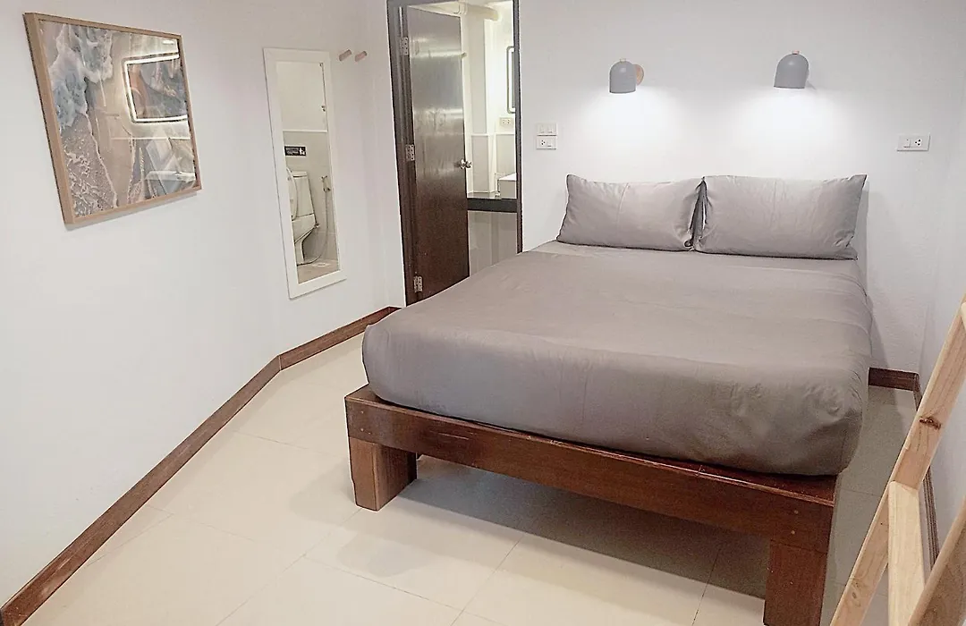 The Reef Hotel & Studios-1