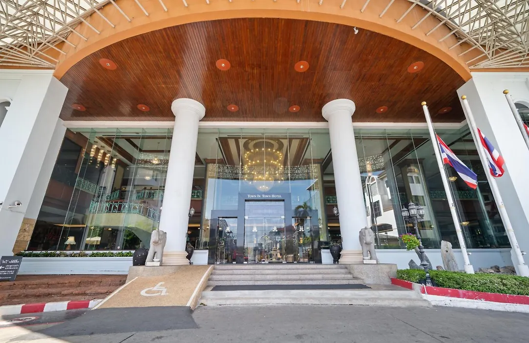 Town In Town Hotel Bangkok-1