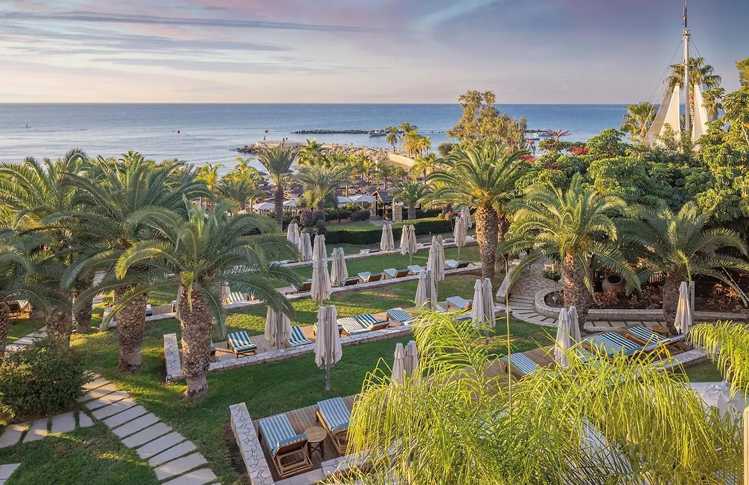 Four Seasons Hotel-1