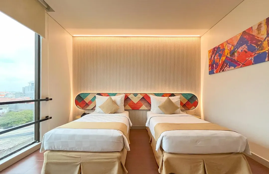 Hotel 88 Embong Malang Tunjungan Surabaya By Wh - Breakfast With The Best View On The Highest Floor And Strategic Location In The City Center-1