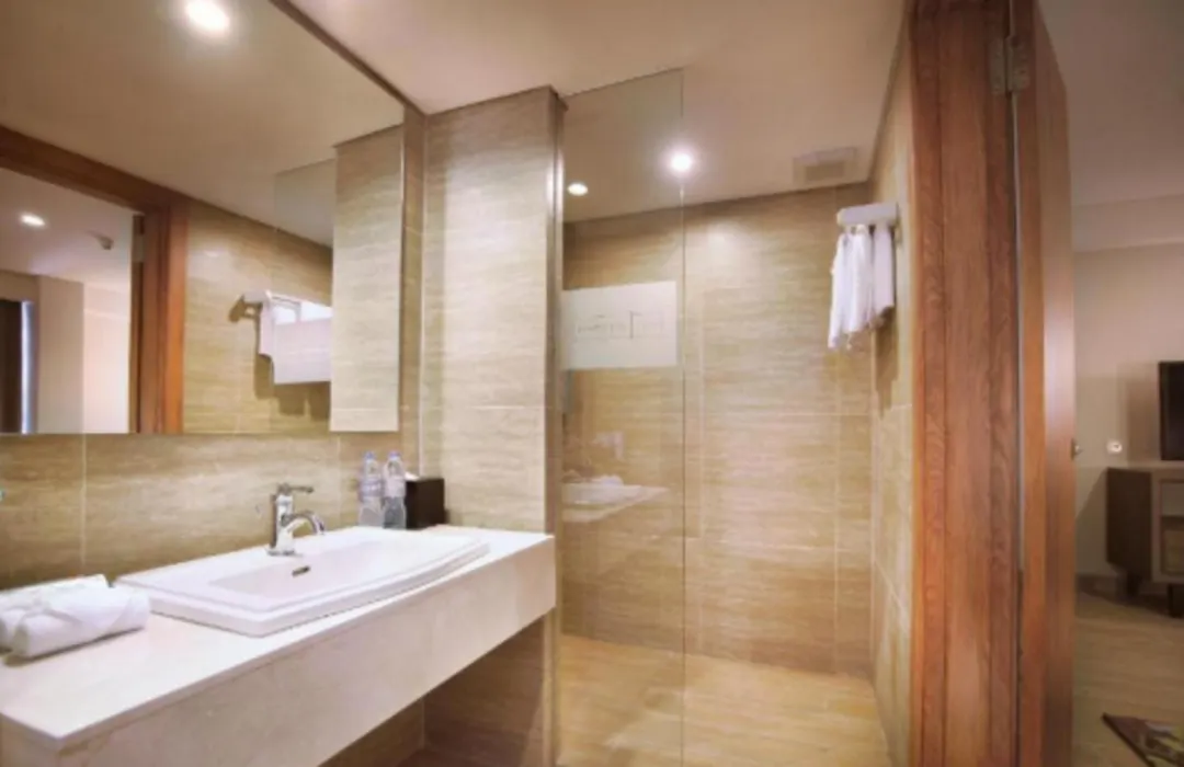 Harper Kuta Hotel By Aston-1