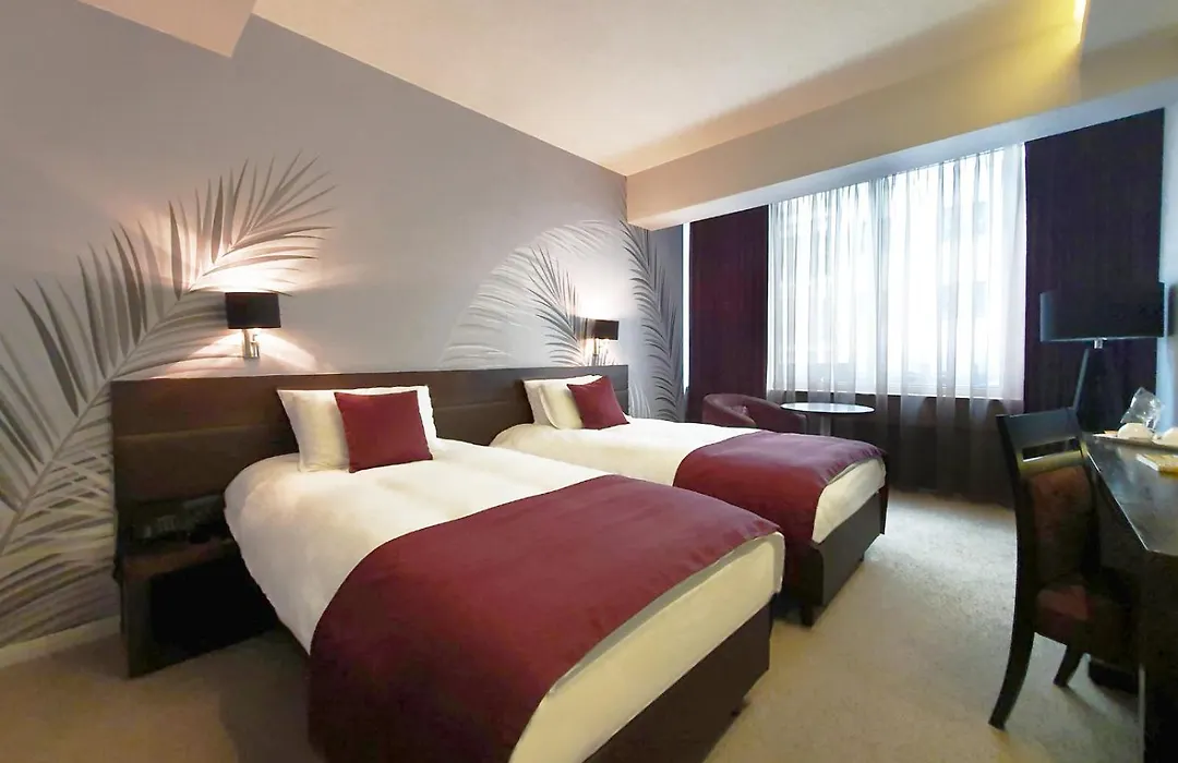 Queen'S Hotel - Zebra Centre-1