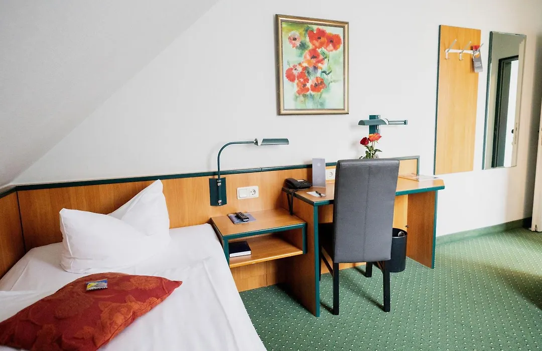 Hotel Landhaus Dierkow-1