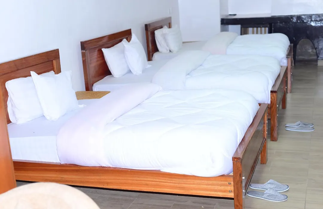 Le Bambou Gorilla Lodge-1