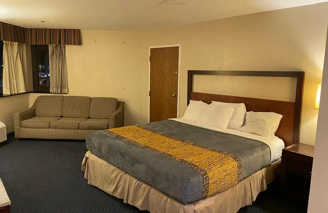 Apm Inn & Suites-1
