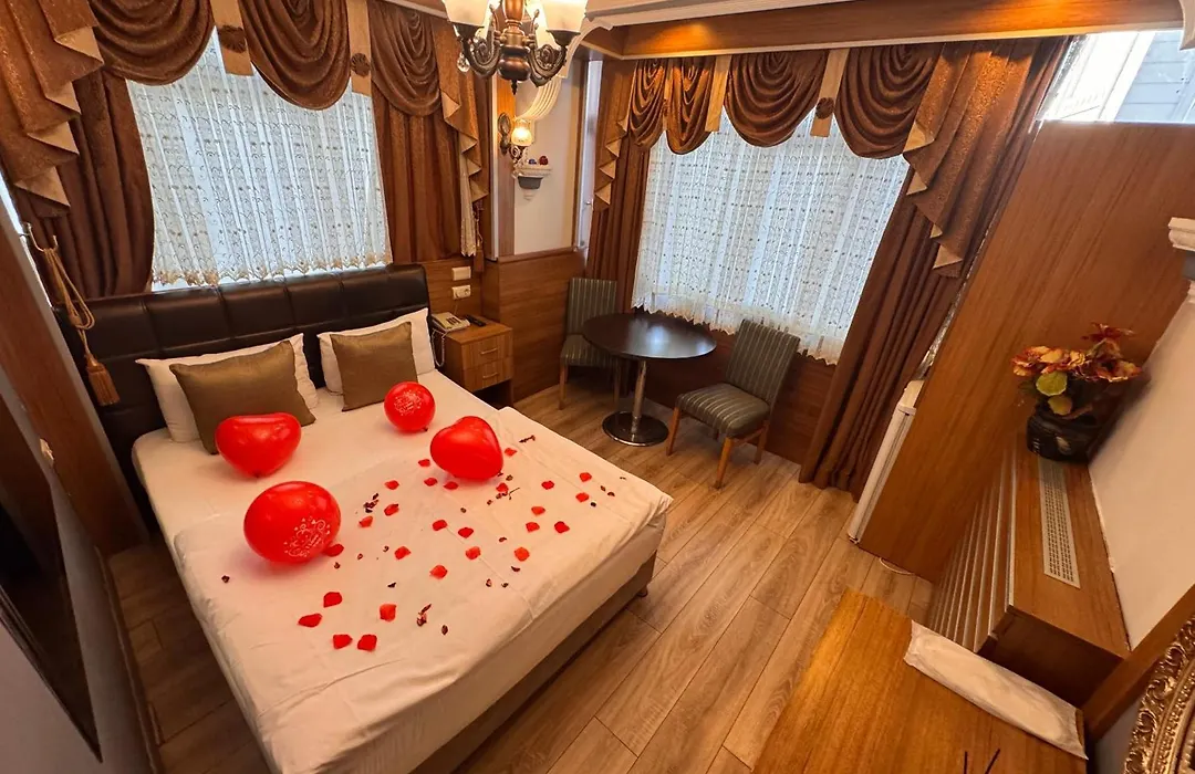 Gross Hotel-1