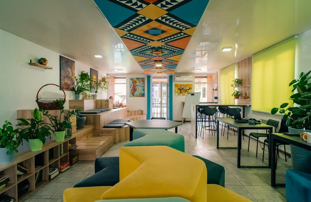 People Hostel & Coworking-1