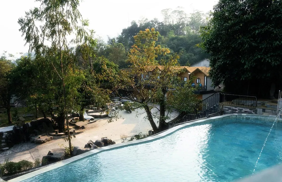 Lotus Premium Lodge-1