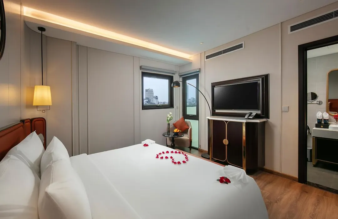 Le Premier Hotel & Rooftop Bar-1