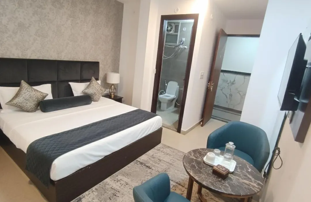Hotel Ambience Plaza Near Delhi Airport-1