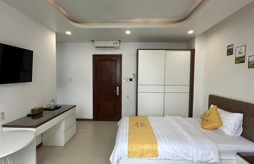 Grand Park Hotel & Apartment Phu My Hung-1